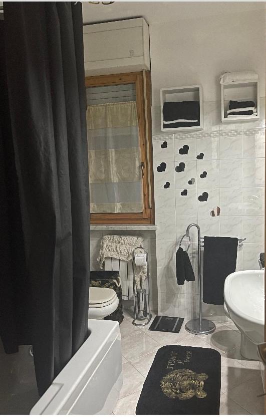 Bellissima Stanza Con Parcheggio Gratuito Apartment Чинкуале Екстериор снимка