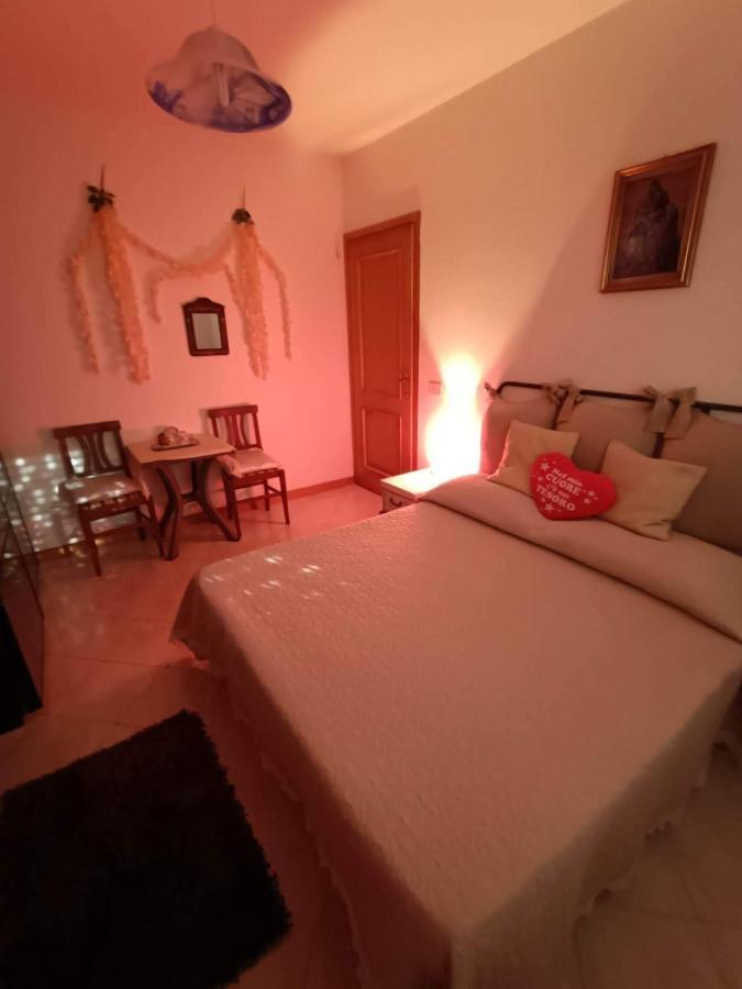Bellissima Stanza Con Parcheggio Gratuito Apartment Чинкуале Екстериор снимка
