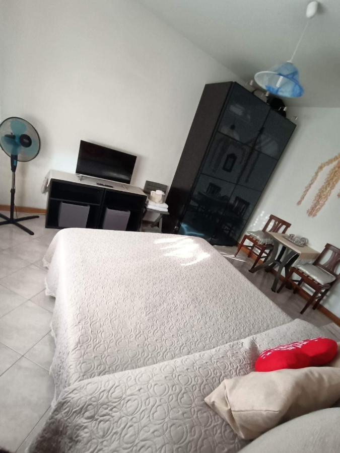 Bellissima Stanza Con Parcheggio Gratuito Apartment Чинкуале Екстериор снимка