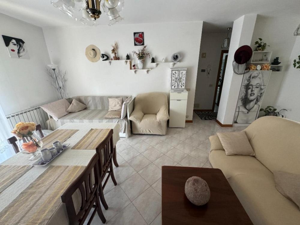 Bellissima Stanza Con Parcheggio Gratuito Apartment Чинкуале Екстериор снимка