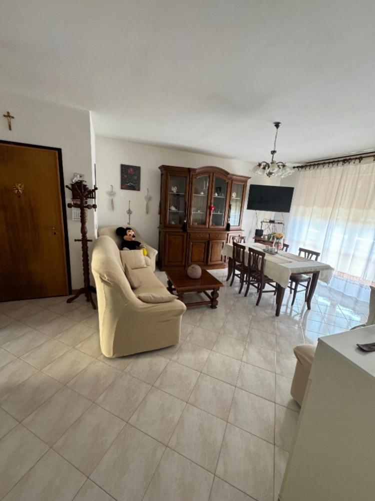 Bellissima Stanza Con Parcheggio Gratuito Apartment Чинкуале Екстериор снимка